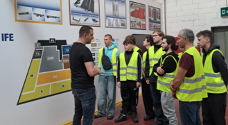 Exkurze studentů SŠTE v IFE-CR